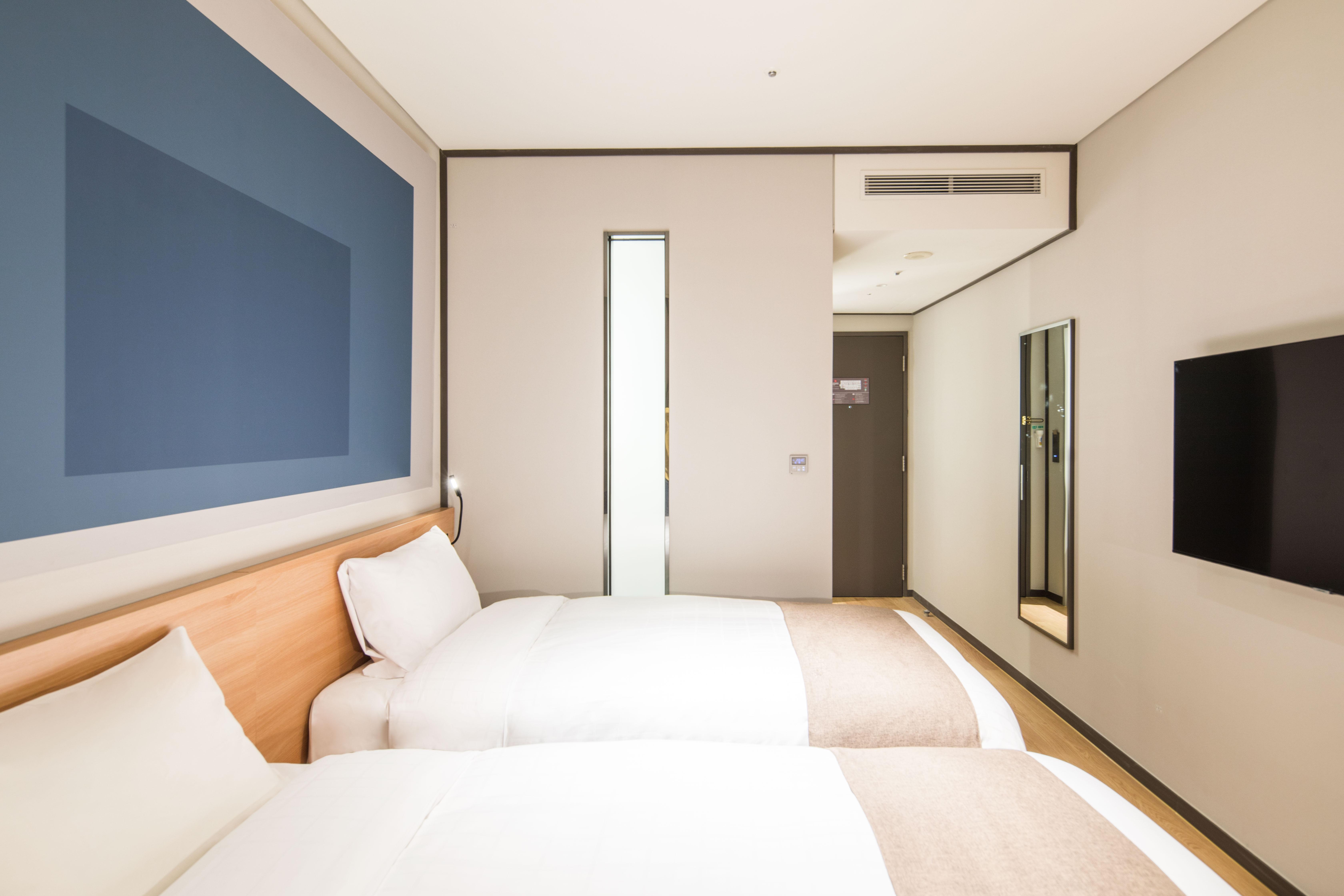 ไอบิส แอมบาสซาเดอร์ ซูวอน Hotel ภายนอก รูปภาพ
