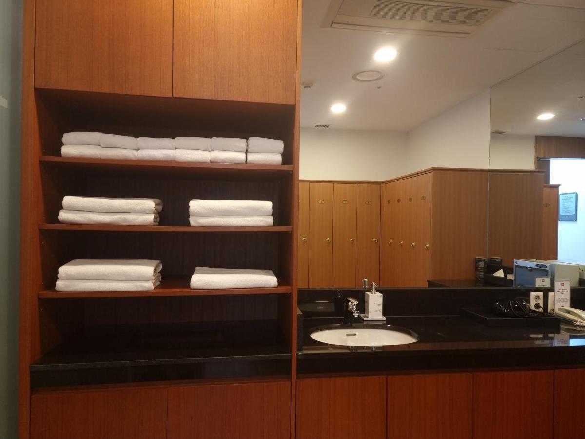 ไอบิส แอมบาสซาเดอร์ ซูวอน Hotel ภายนอก รูปภาพ
