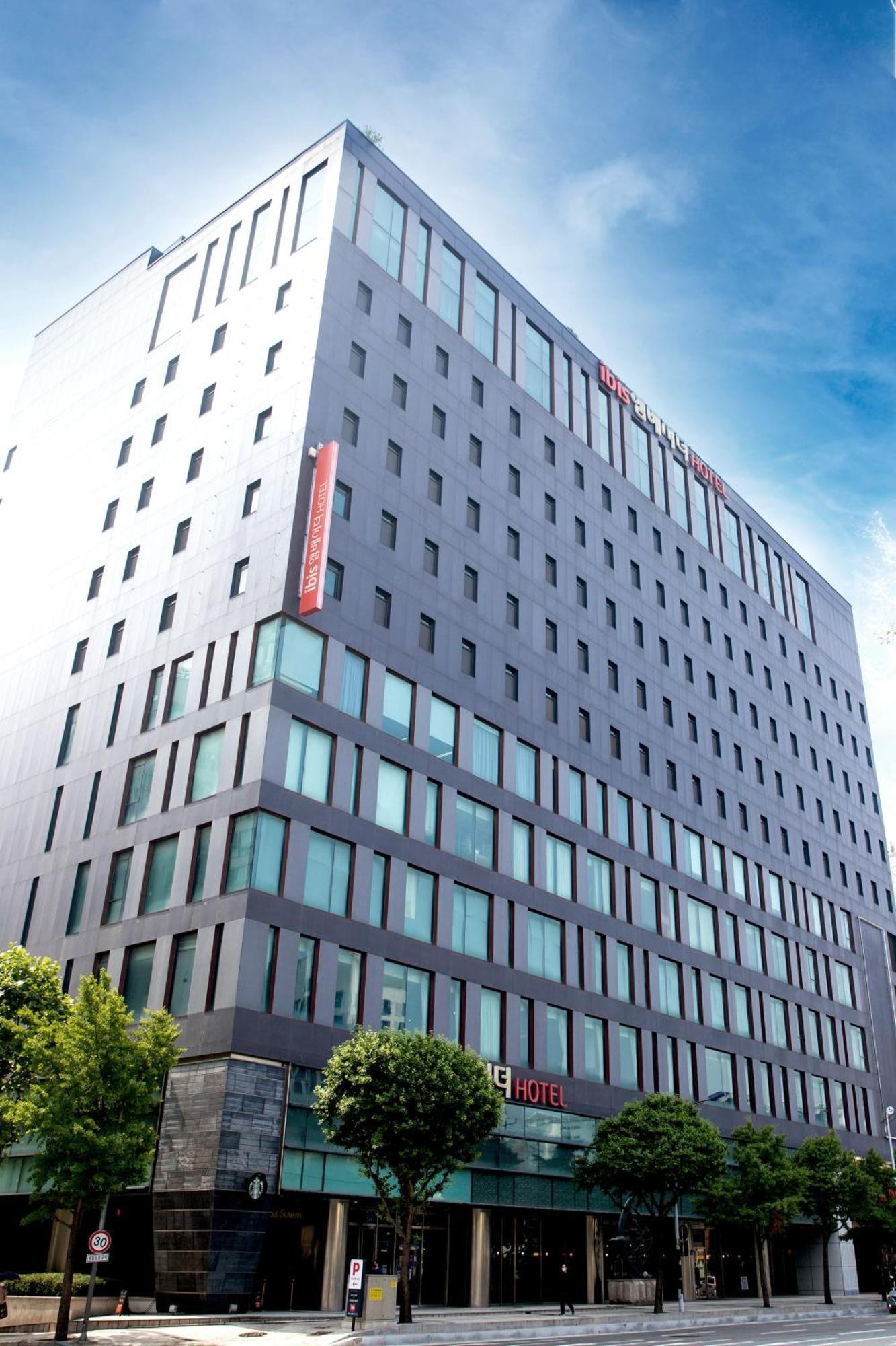 ไอบิส แอมบาสซาเดอร์ ซูวอน Hotel ภายนอก รูปภาพ